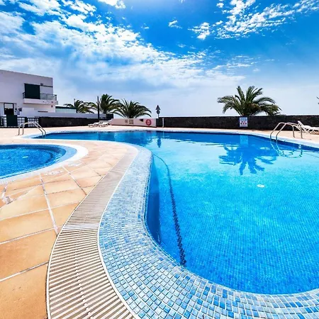 Casa Costa Esmeralda-shared Pool Costa Teguise