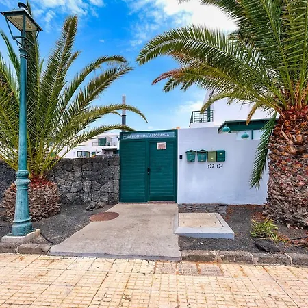 Casa Costa Esmeralda-shared Pool * Costa Teguise